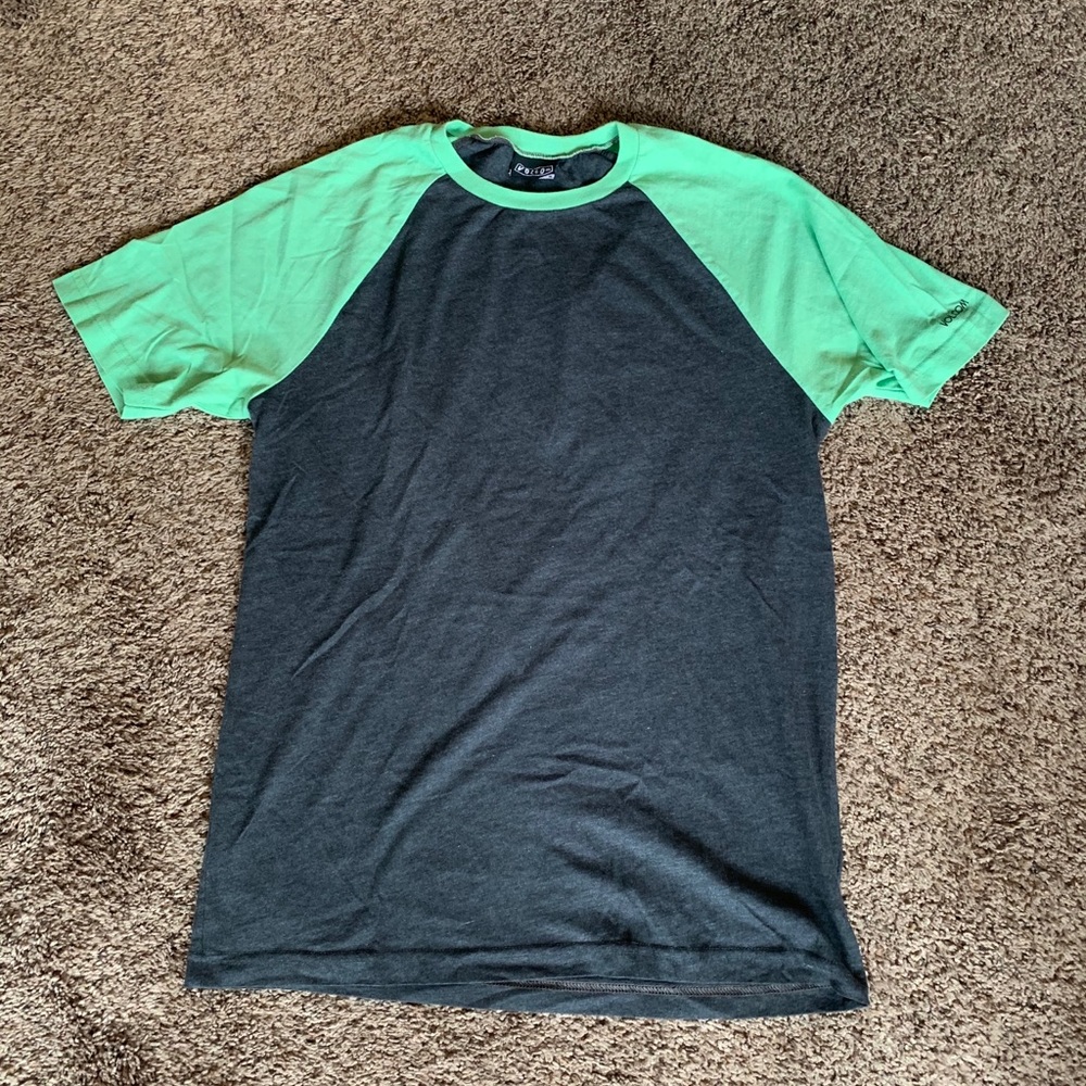 Volcom t-shirt